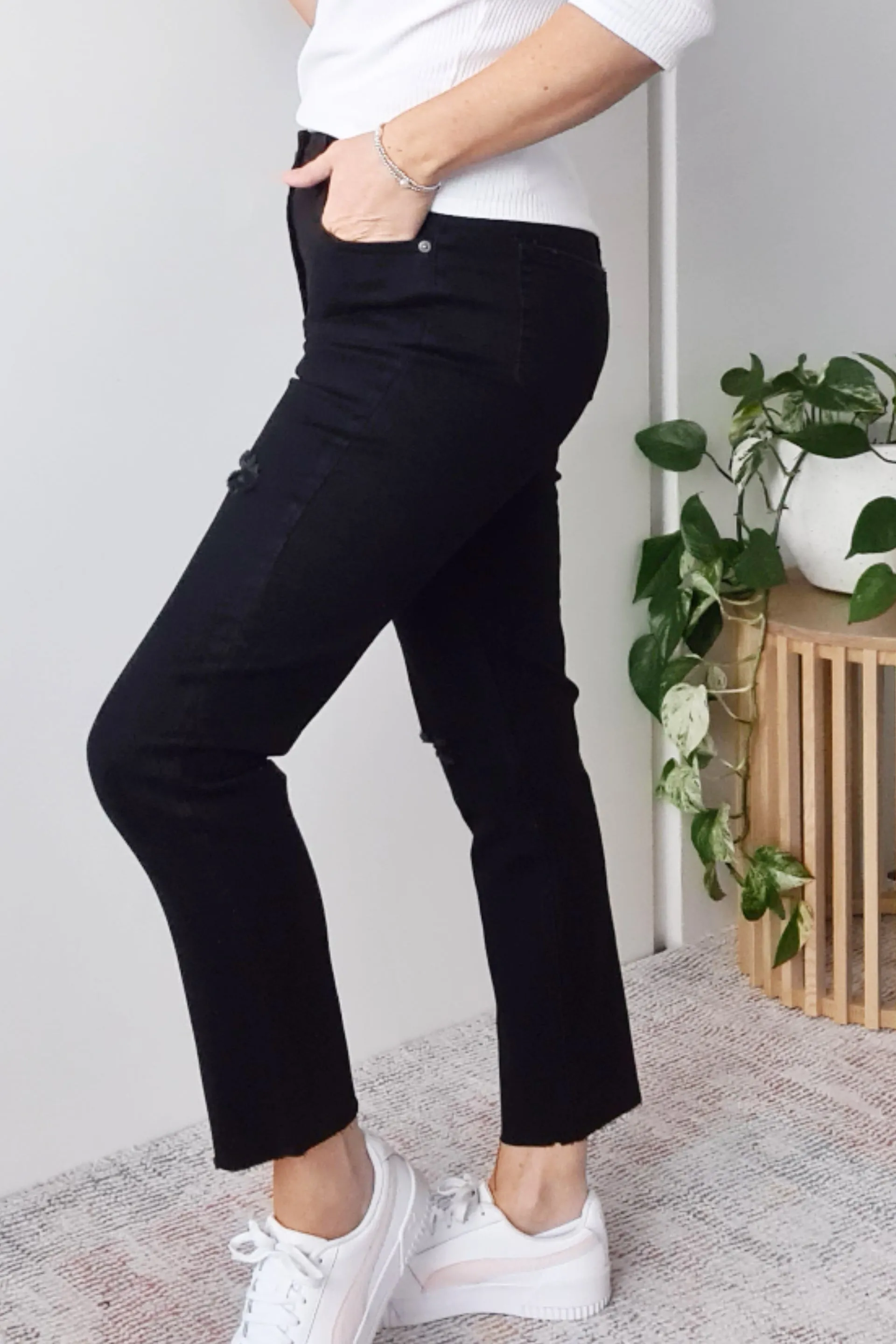 Taylor Mom Jean - Black