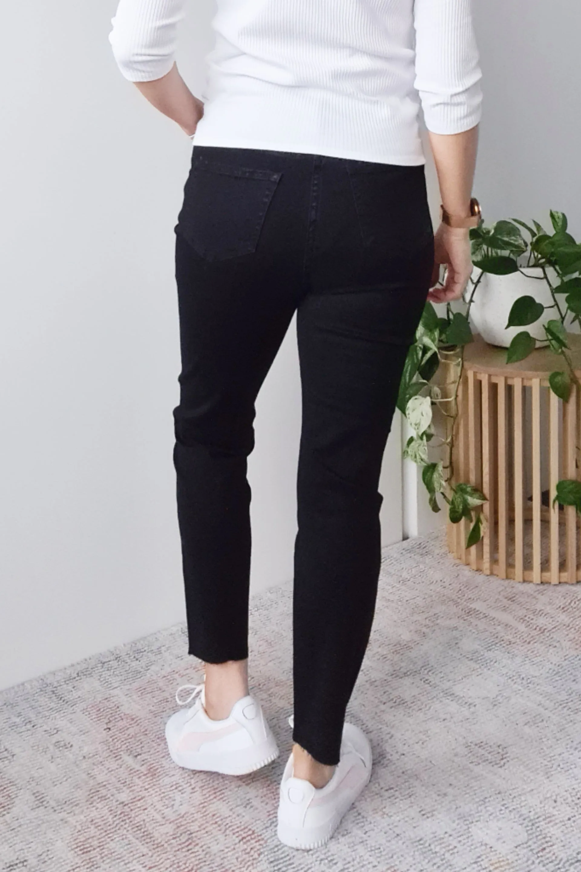 Taylor Mom Jean - Black